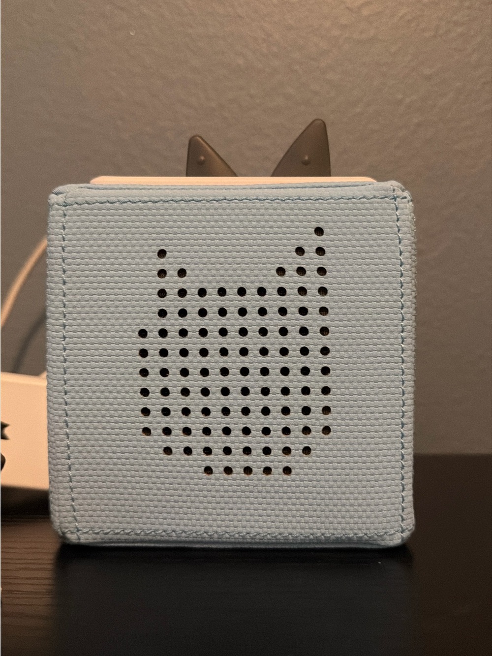 Blue Kids Toniebox Story Speaker with 3 Tonies - Picture 4 of 7
